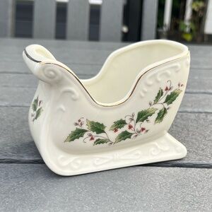 Vintage; Caldor Porcelain Ware; Sleigh Candle Holder; Holly Leaf design; NWT